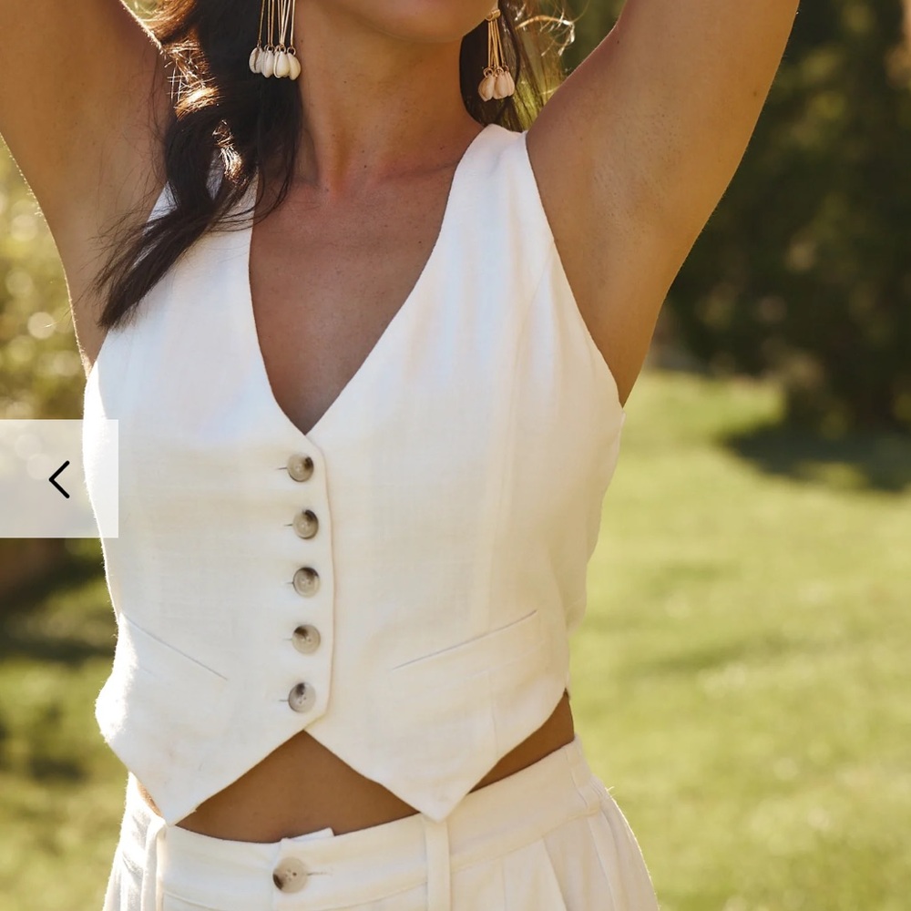 Never worn medium linen vest